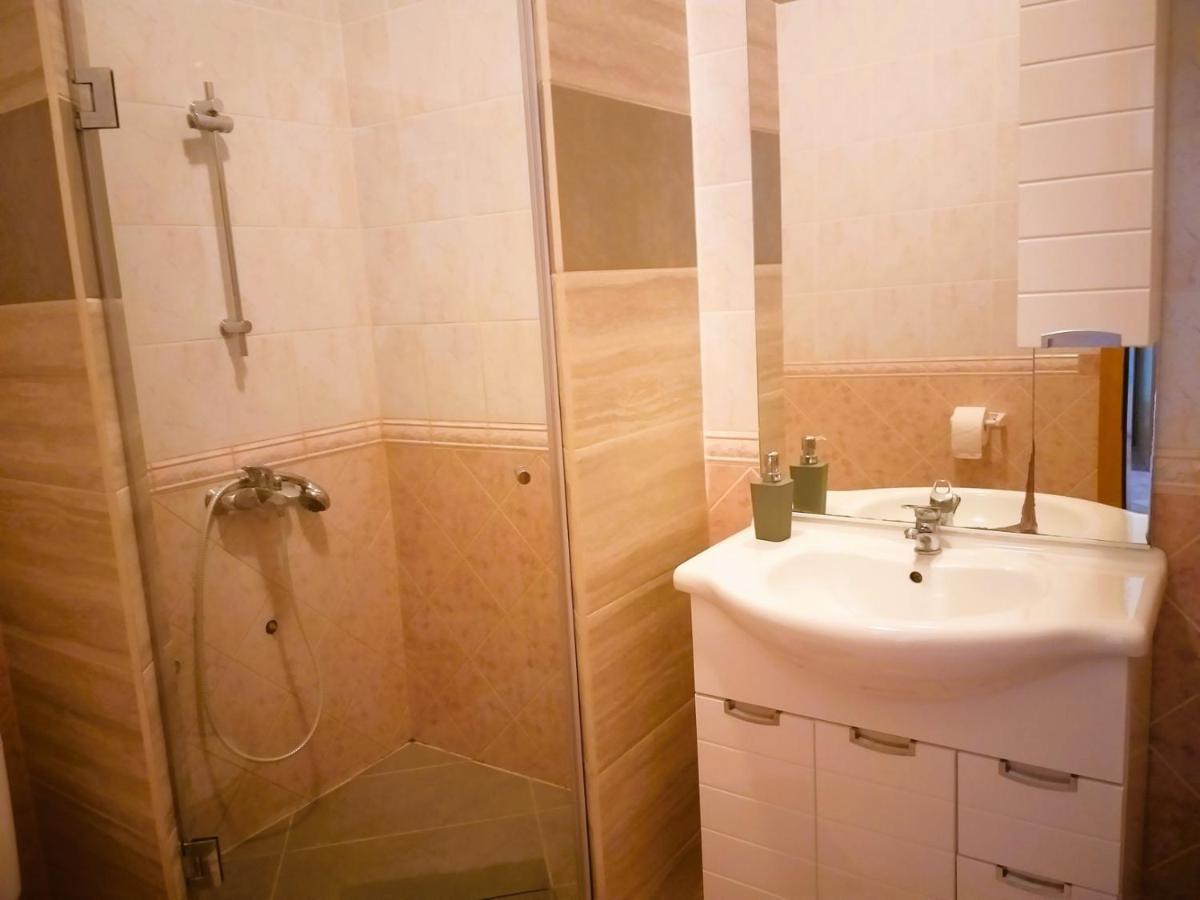 فير Villa Dobra Family Apartments المظهر الخارجي الصورة